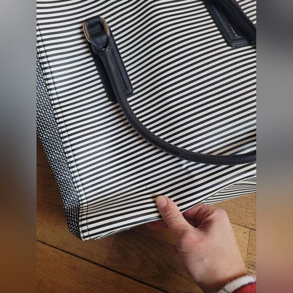 Stella & Dot Madison Tech Bag - Picture 12 of 15